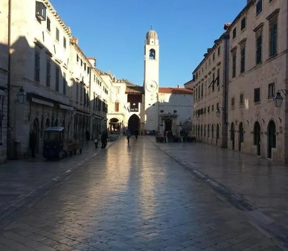 City Center Larica *