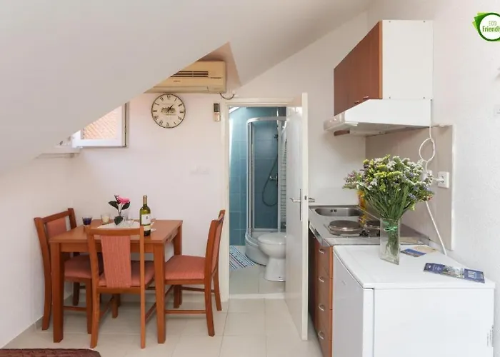 City Center Larica 公寓 *