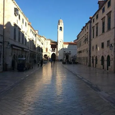 City Center Larica *